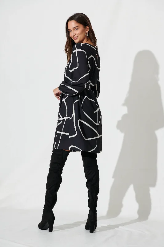 Sophie Dress In Black With White Print