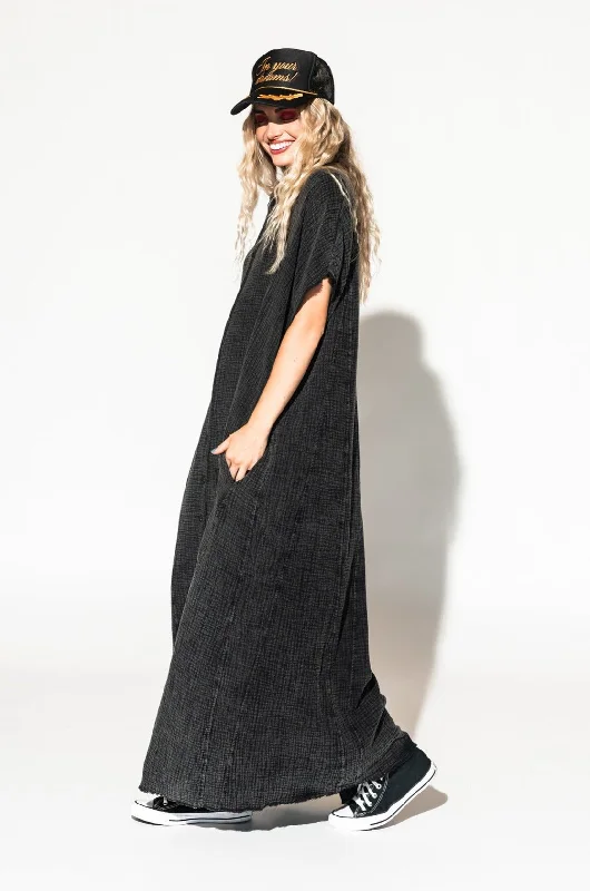 California Cool Oversized Maxi Dress in Black Mineral Wash